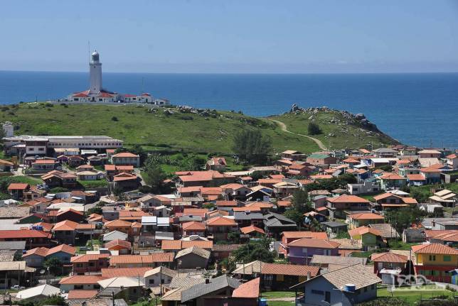 Dia de céu azul no Farol de Santa Marta, litoral sul de Santa Catarina